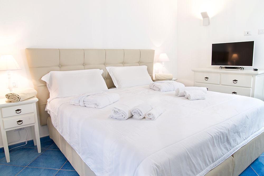 Hotel Il Delfino Сан Винченцо Екстериор снимка