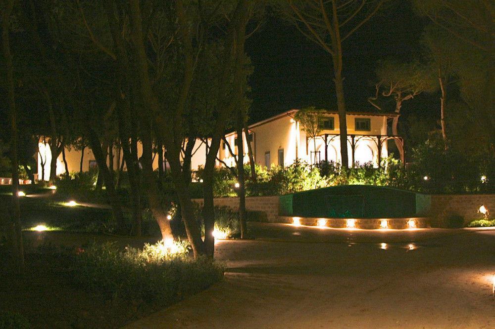 Hotel Il Delfino Сан Винченцо Екстериор снимка