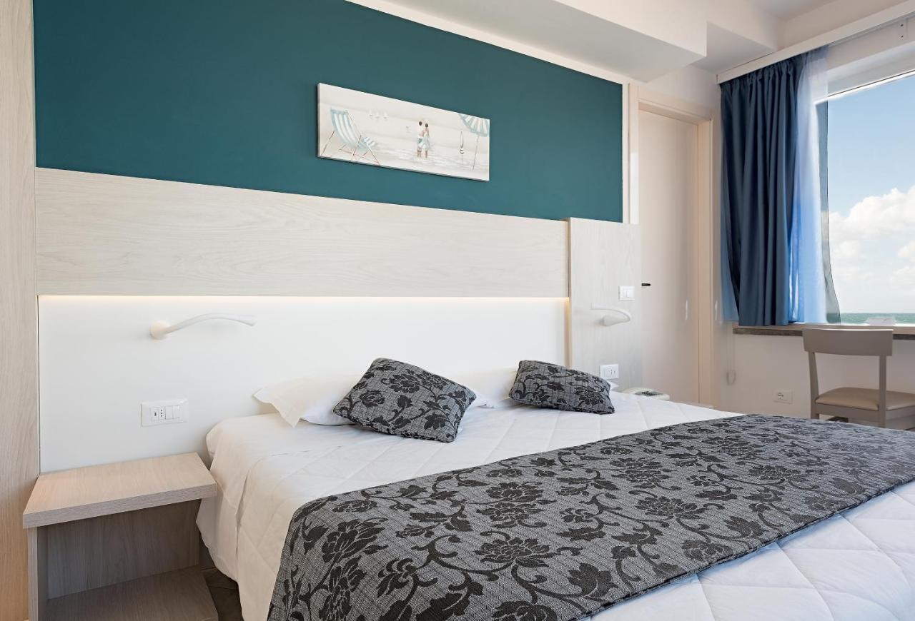 Hotel Il Delfino Сан Винченцо Екстериор снимка